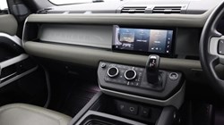 2021 (21) LAND ROVER DEFENDER 3.0 D250 SE 110 5dr Auto 4541596