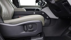 2021 (21) LAND ROVER DEFENDER 3.0 D250 SE 110 5dr Auto 4541614