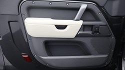 2024 (24) LAND ROVER DEFENDER 3.0 D250 X-Dynamic HSE 90 3dr Auto 4595702