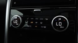 2022 (22) LAND ROVER DISCOVERY 3.0 D300 R-Dynamic SE 5dr Auto 4662567