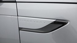 2022 (22) LAND ROVER DISCOVERY 3.0 D300 R-Dynamic SE 5dr Auto 4662522