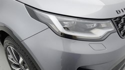 2022 (22) LAND ROVER DISCOVERY 3.0 D300 R-Dynamic SE 5dr Auto 4662525