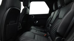 2022 (22) LAND ROVER DISCOVERY 3.0 D300 R-Dynamic SE 5dr Auto 4662535