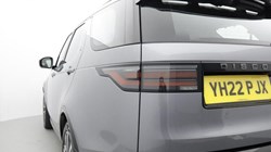 2022 (22) LAND ROVER DISCOVERY 3.0 D300 R-Dynamic SE 5dr Auto 4662643