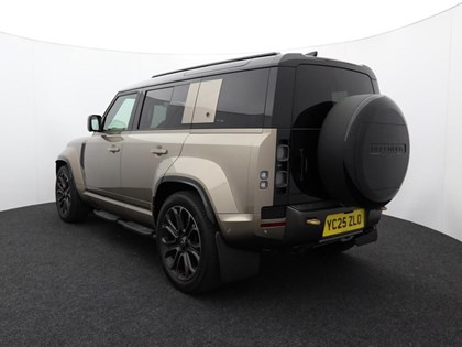 2025 (25) LAND ROVER DEFENDER 4.4 P635 Octa 110 5dr Auto