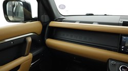 2020 (70) LAND ROVER DEFENDER 3.0 P400 X 110 5dr Auto 4602385