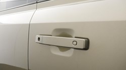 2020 (70) LAND ROVER DEFENDER 3.0 P400 X 110 5dr Auto 4602356