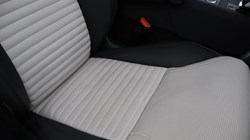 2025 (75) LAND ROVER DISCOVERY 3.0 D350 Metropolitan Edition 5dr Auto 5182804