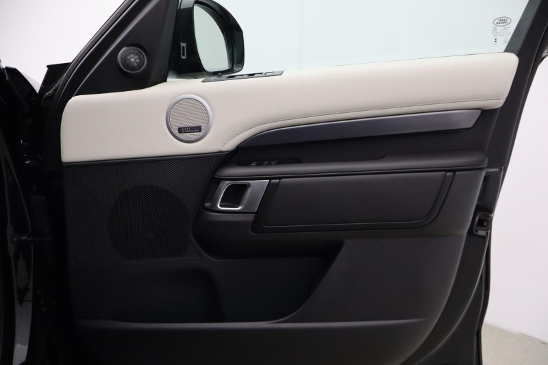 2025 (75) LAND ROVER DISCOVERY 3.0 D350 Metropolitan Edition 5dr Auto 5182780