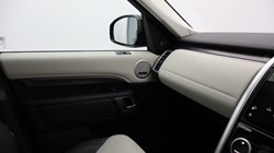 2025 (75) LAND ROVER DISCOVERY 3.0 D350 Metropolitan Edition 5dr Auto 5182800