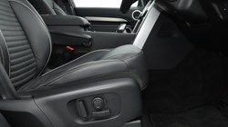 2023 (23) LAND ROVER DISCOVERY 3.0 D300 R-Dynamic HSE 5dr Auto 4662783