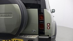 2021 (71) LAND ROVER DEFENDER 3.0 D300 X-Dynamic SE 110 5dr Auto 4657650