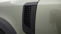 2021 (71) LAND ROVER DEFENDER 3.0 D300 X-Dynamic SE 110 5dr Auto 4657677