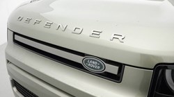 2021 (71) LAND ROVER DEFENDER 3.0 D300 X-Dynamic SE 110 5dr Auto 4657674