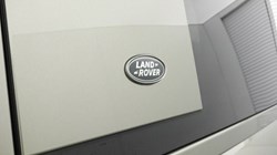 2021 (71) LAND ROVER DEFENDER 3.0 D300 X-Dynamic SE 110 5dr Auto 4657680