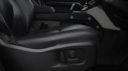 2021 (71) LAND ROVER DEFENDER 3.0 D300 X-Dynamic SE 110 5dr Auto 4657727