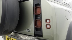 2021 (71) LAND ROVER DEFENDER 3.0 D300 X-Dynamic SE 110 5dr Auto 4657662