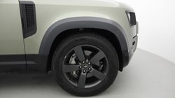 2021 (71) LAND ROVER DEFENDER 3.0 D300 X-Dynamic SE 110 5dr Auto 4657669