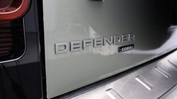 2021 (71) LAND ROVER DEFENDER 3.0 D300 X-Dynamic SE 110 5dr Auto 4657651
