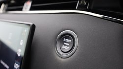 2025 (75) LAND ROVER RANGE ROVER EVOQUE 2.0 D200 Dynamic SE 5dr Auto 5565544