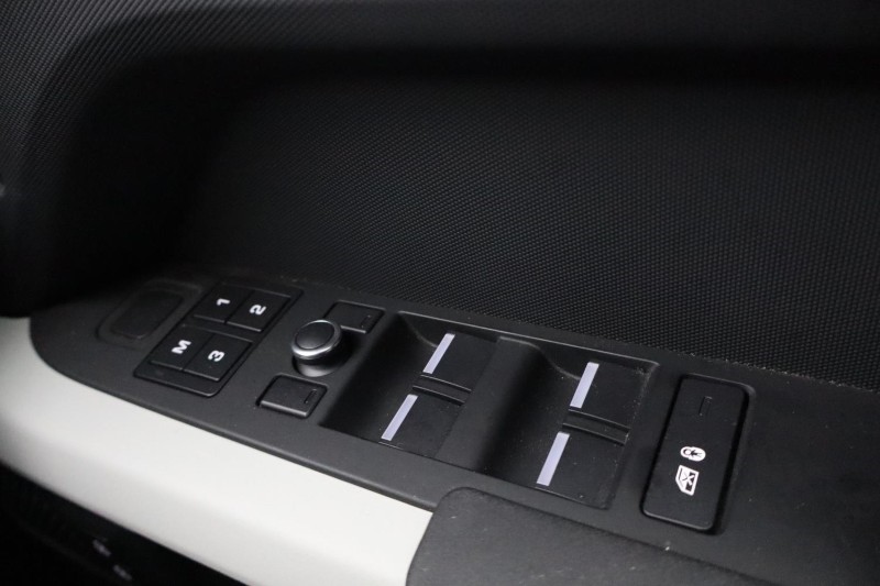 2021 (70) LAND ROVER DEFENDER 3.0 D250 First Edition 110 5dr Auto 4691080