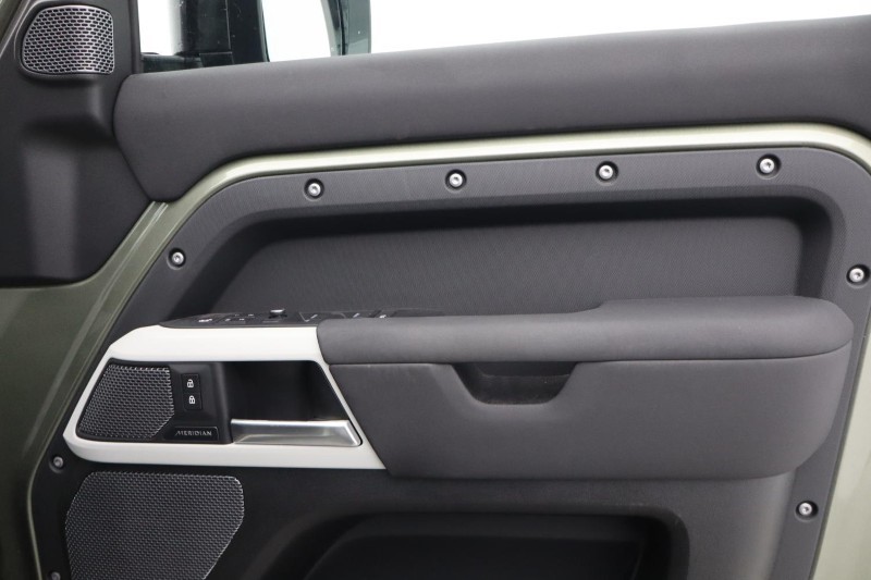 2021 (70) LAND ROVER DEFENDER 3.0 D250 First Edition 110 5dr Auto 4691115