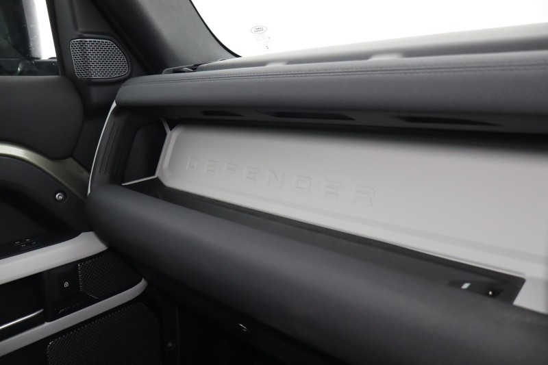 2021 (70) LAND ROVER DEFENDER 3.0 D250 First Edition 110 5dr Auto 4691103