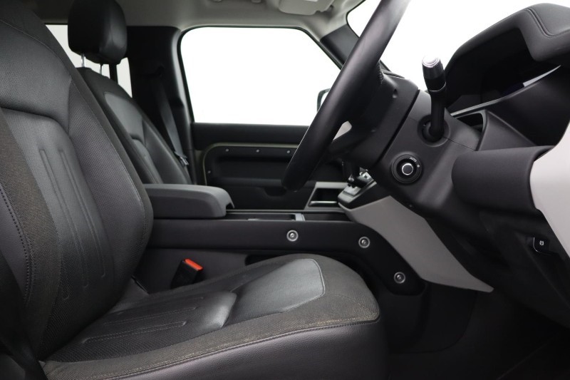 2021 (70) LAND ROVER DEFENDER 3.0 D250 First Edition 110 5dr Auto 4691075