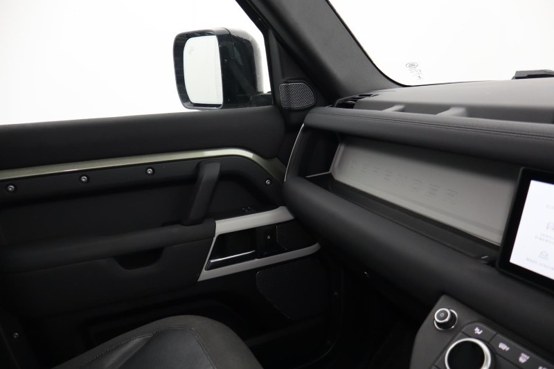 2021 (70) LAND ROVER DEFENDER 3.0 D250 First Edition 110 5dr Auto 4691104