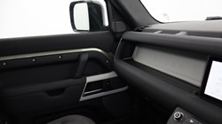 2021 (70) LAND ROVER DEFENDER 3.0 D250 First Edition 110 5dr Auto 4691104