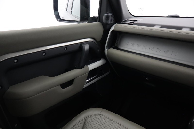 2022 (72) LAND ROVER DEFENDER 2.0 P400e XS Edition 110 5dr Auto 4682883