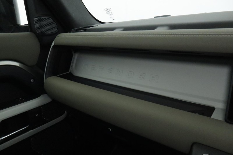 2022 (72) LAND ROVER DEFENDER 2.0 P400e XS Edition 110 5dr Auto 4682906