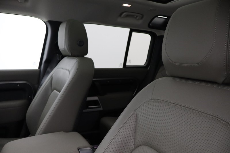 2022 (72) LAND ROVER DEFENDER 2.0 P400e XS Edition 110 5dr Auto 4682861