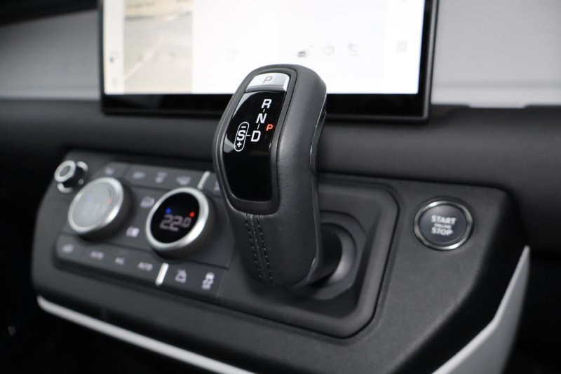 2025 (75) LAND ROVER COMMERCIAL DEFENDER 3.0 D250 Hard Top S Auto [3 Seat] 4709357