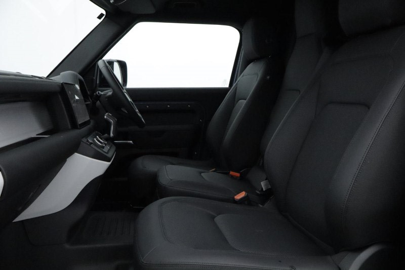 2025 (75) LAND ROVER COMMERCIAL DEFENDER 3.0 D250 Hard Top S Auto [3 Seat] 4709419