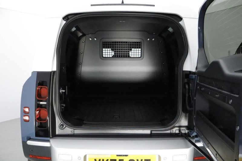 2025 (75) LAND ROVER COMMERCIAL DEFENDER 3.0 D250 Hard Top S Auto [3 Seat] 4709395