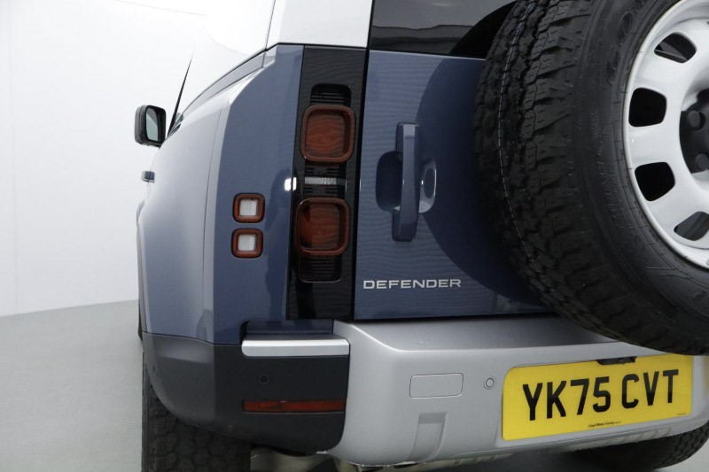2025 (75) LAND ROVER COMMERCIAL DEFENDER 3.0 D250 Hard Top S Auto [3 Seat] 4709401