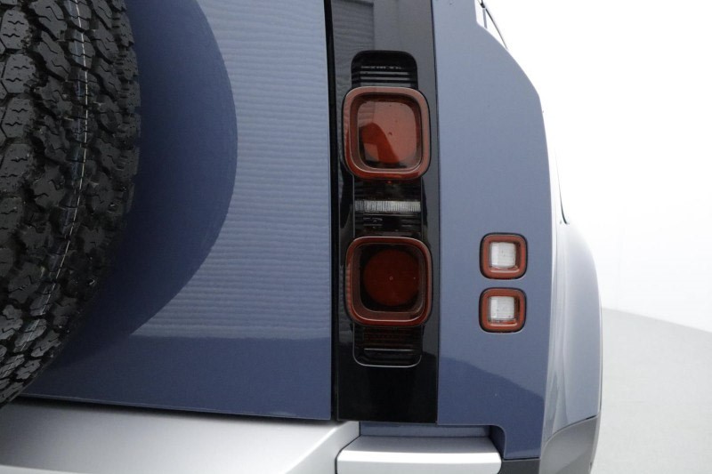 2025 (75) LAND ROVER COMMERCIAL DEFENDER 3.0 D250 Hard Top S Auto [3 Seat] 4709404