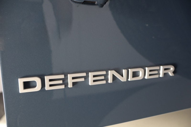 2025 (75) LAND ROVER COMMERCIAL DEFENDER 3.0 D250 Hard Top S Auto [3 Seat] 4709346