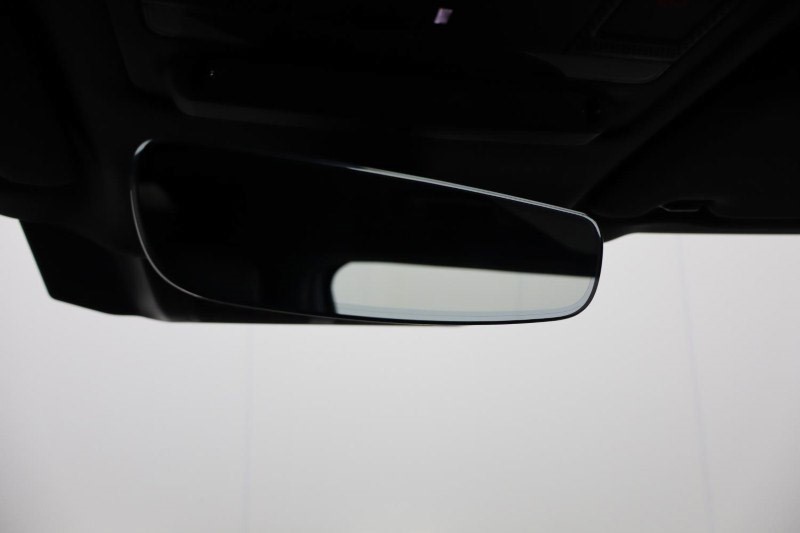 2025 (75) LAND ROVER COMMERCIAL DEFENDER 3.0 D250 Hard Top S Auto [3 Seat] 4709374