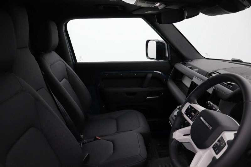 2025 (75) LAND ROVER COMMERCIAL DEFENDER 3.0 D250 Hard Top S Auto [3 Seat] 4709391