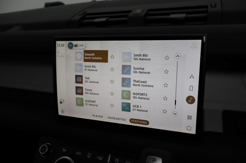 2025 (75) LAND ROVER COMMERCIAL DEFENDER 3.0 D250 Hard Top S Auto [3 Seat] 4709367