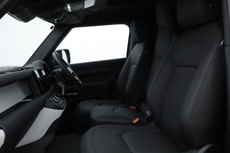 2025 (75) LAND ROVER COMMERCIAL DEFENDER 3.0 D250 Hard Top S Auto [3 Seat] 4709418