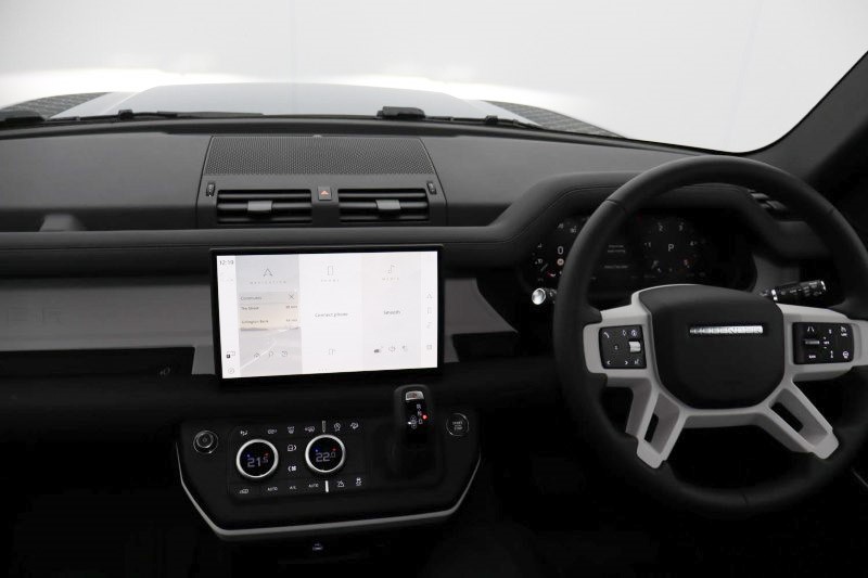 2025 (75) LAND ROVER COMMERCIAL DEFENDER 3.0 D250 Hard Top S Auto [3 Seat] 4709356