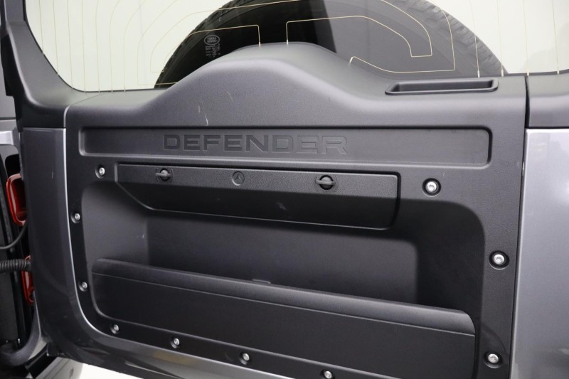 2023 (73) LAND ROVER DEFENDER 3.0 D250 X-Dynamic HSE 110 5dr Auto 4738644