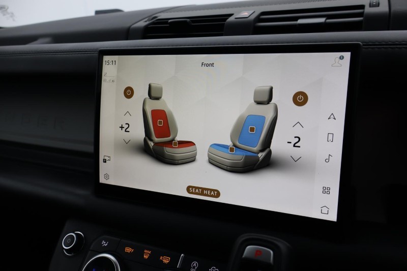 2023 (73) LAND ROVER DEFENDER 3.0 D250 X-Dynamic HSE 110 5dr Auto 4738717