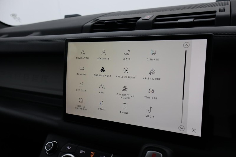 2023 (73) LAND ROVER DEFENDER 3.0 D250 X-Dynamic HSE 110 5dr Auto 4738714