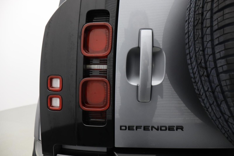 2023 (73) LAND ROVER DEFENDER 3.0 D250 X-Dynamic HSE 110 5dr Auto 4738642