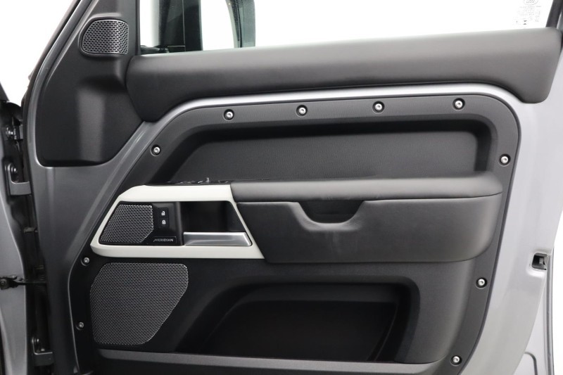 2023 (73) LAND ROVER DEFENDER 3.0 D250 X-Dynamic HSE 110 5dr Auto 4738699