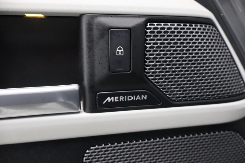 2023 (73) LAND ROVER DEFENDER 3.0 D250 X-Dynamic HSE 110 5dr Auto 4738680